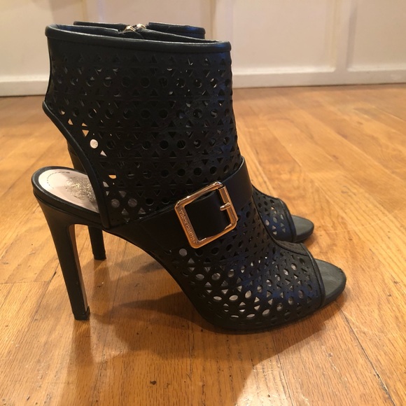 Vince Camuto. Size 9. Black lace / lattice heel. - Picture 1 of 3
